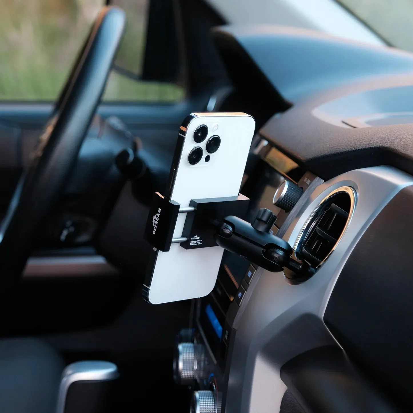 OFFROAM Toyota Tundra (2014-2021) Phone Mount